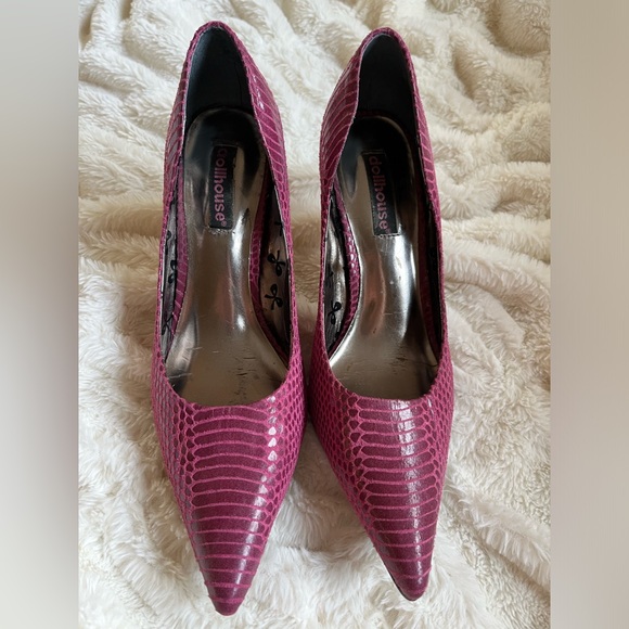 Dollhouse fuchsia pumps.👠 Size 7.5 Excellent Condition! - Picture 3 of 6